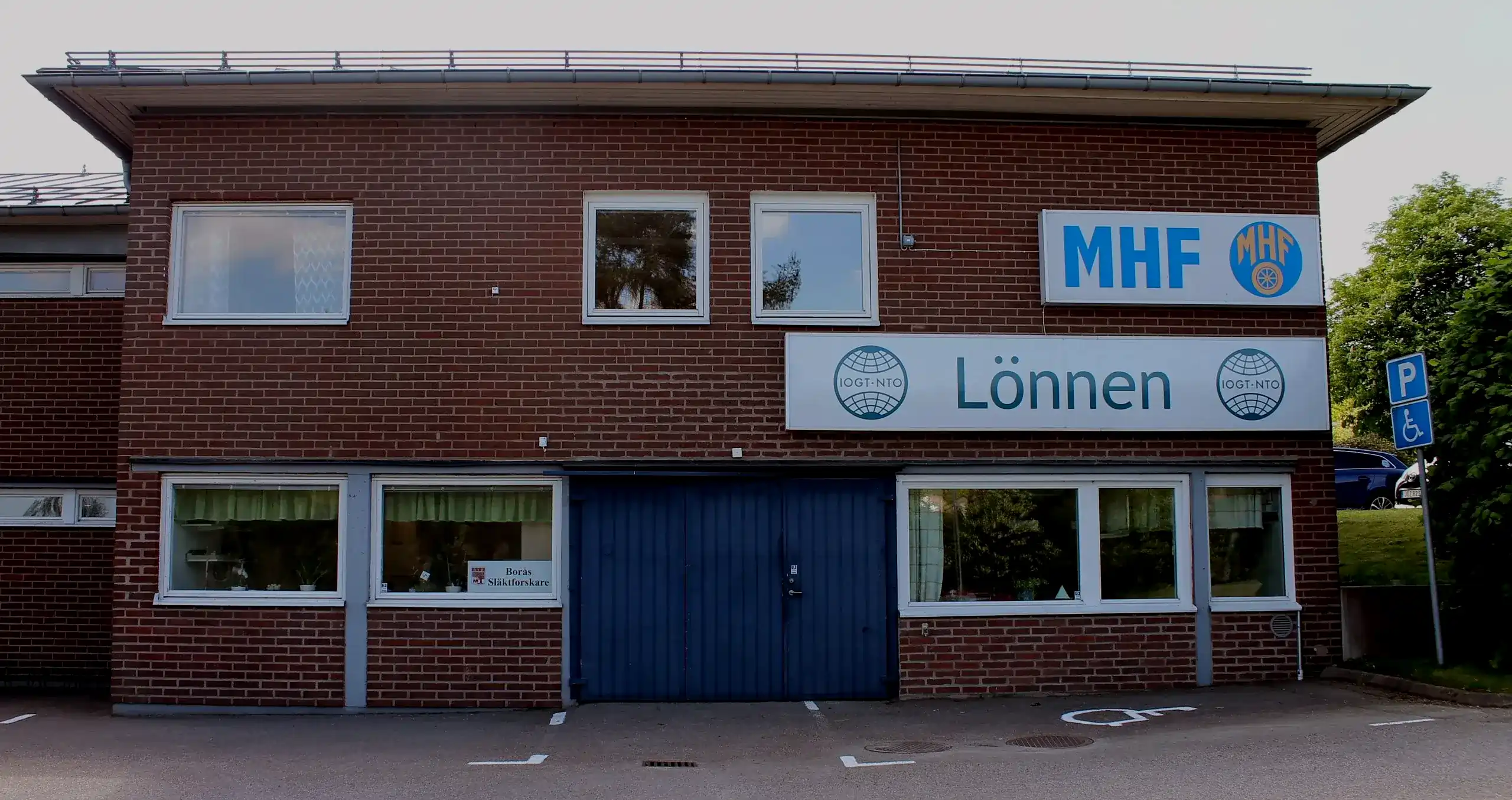 Bild på framsidan av lönnen i Borås